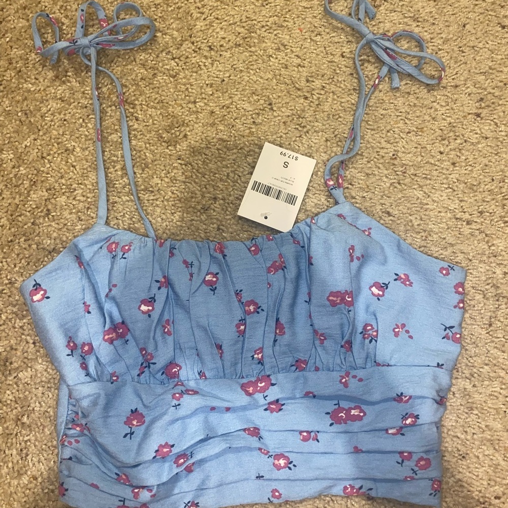 Forever 21 woven crop top, blue floral, women’s S